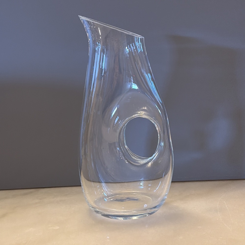 Modern Contemporary 52oz Glass Wine Carafe Pitcher 12" Tall With Built In Handle
